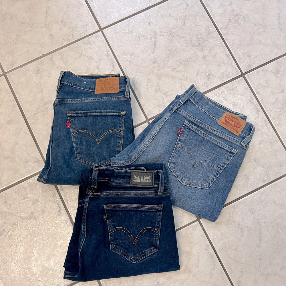 3 pairs Levi’s